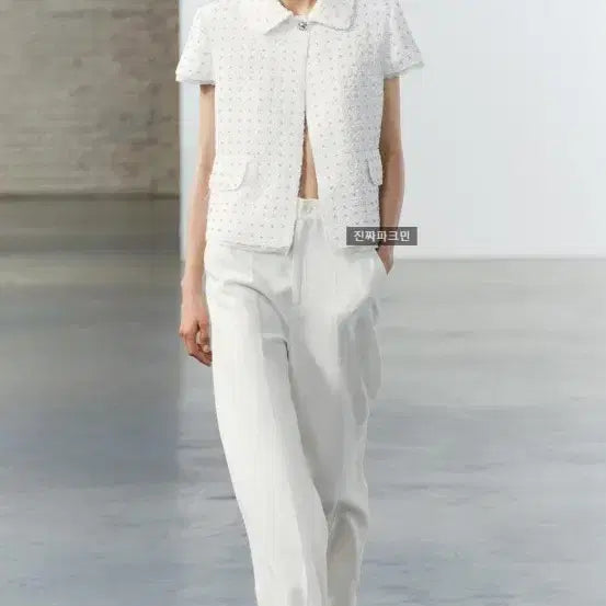 [BUNJANG] Zara White Glitter Structured Jacket / 자라 화이트 글리터 스트럭처 재킷