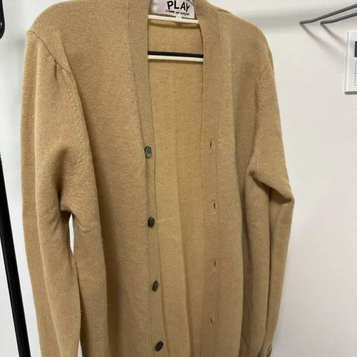 [BUNJANG] Comme des Garçons Play Beige Cardigan / 꼼데가르송 플레이 베이지 가디건