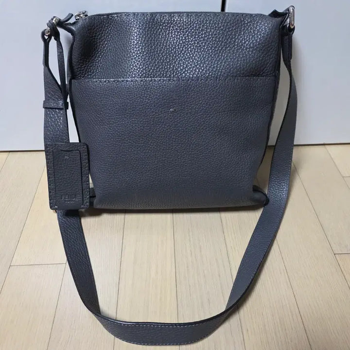 [BUNJANG] Fendi Selleria Messenger Bag / 펜디 정품 셀러리아 메신저백