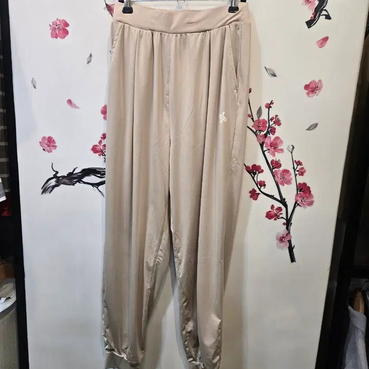 [BUNJANG] Xexymix Beige Jogger Pants - Size S / 젝시믹스 베이지 조거팬츠 S