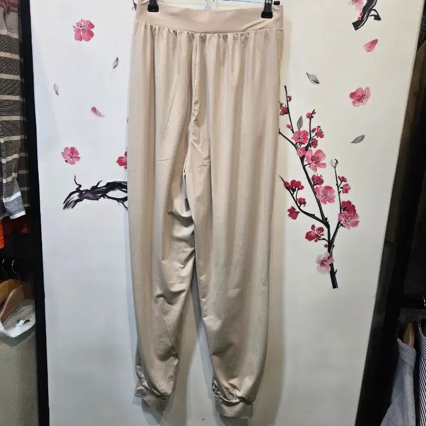 [BUNJANG] Xexymix Beige Jogger Pants - Size S / 젝시믹스 베이지 조거팬츠 S