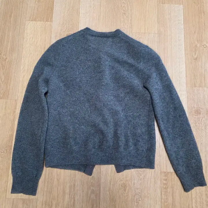 [SOLD OUT] 꼼데가르송 그레이 가디건 하트 와펜