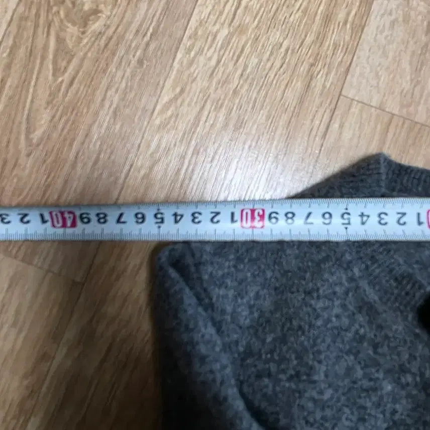 [SOLD OUT] 꼼데가르송 그레이 가디건 하트 와펜