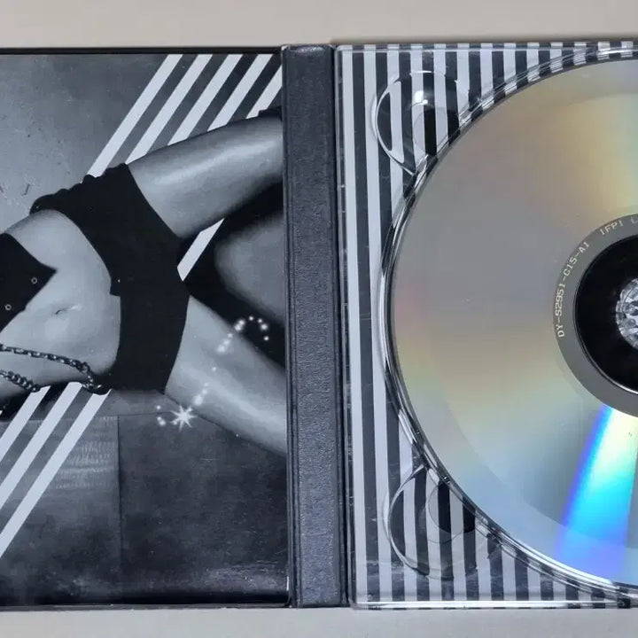 [BUNJANG] Lee Hyori 2nd Album (Unsealed CD) / 이효리 2집 (개봉 CD)