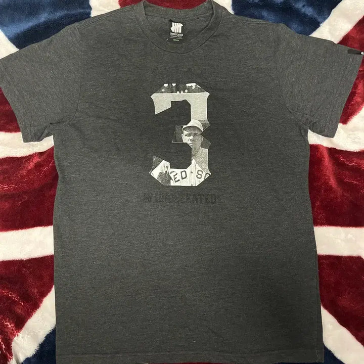 [BUNJANG] UNDEFEATED Charcoal Grey Short Sleeve T-Shirt Size 95 / 언디핏 반팔티셔츠 95