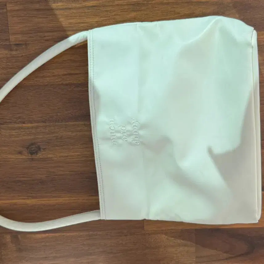 [SOLD OUT] 무쿠앤에보니 Nearest Bag 크림