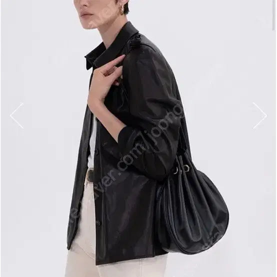 [BUNJANG] Urbanic30 Black Drawstring Bucket Bag / 얼바닉30 블랙 드로우스트링 버킷백