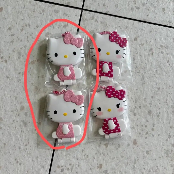 [SOLD OUT] 헬로키티 미러컬렉션 키링 랜덤 거울 키링 식완