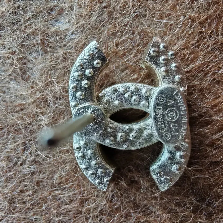 [BUNJANG] Chanel CC Logo Rhinestone Earrings Gold / 샤넬 귀걸이 CC 로고 라인스톤 골드