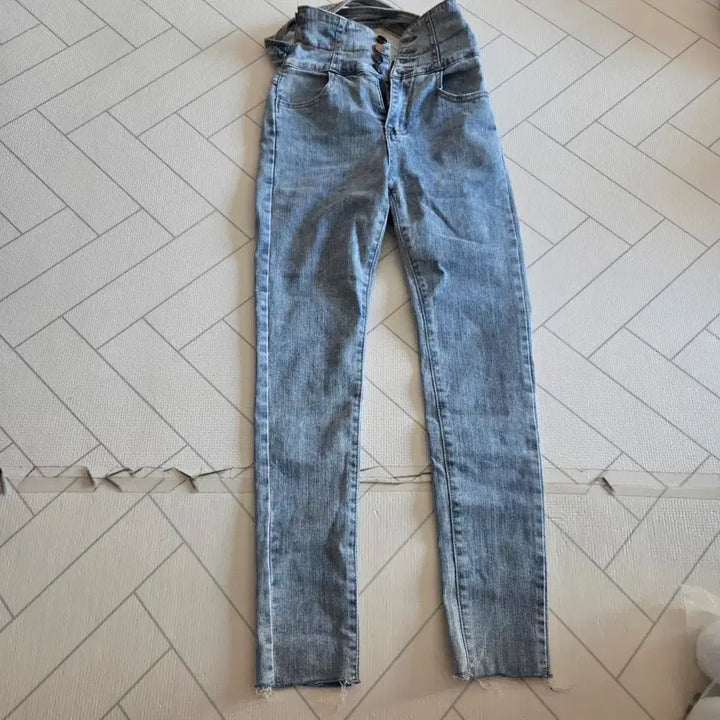 [BUNJANG] High-Waisted Light Wash Denim Pants (Size 44) / 하이웨스트 연청 데님 팬츠 (44)