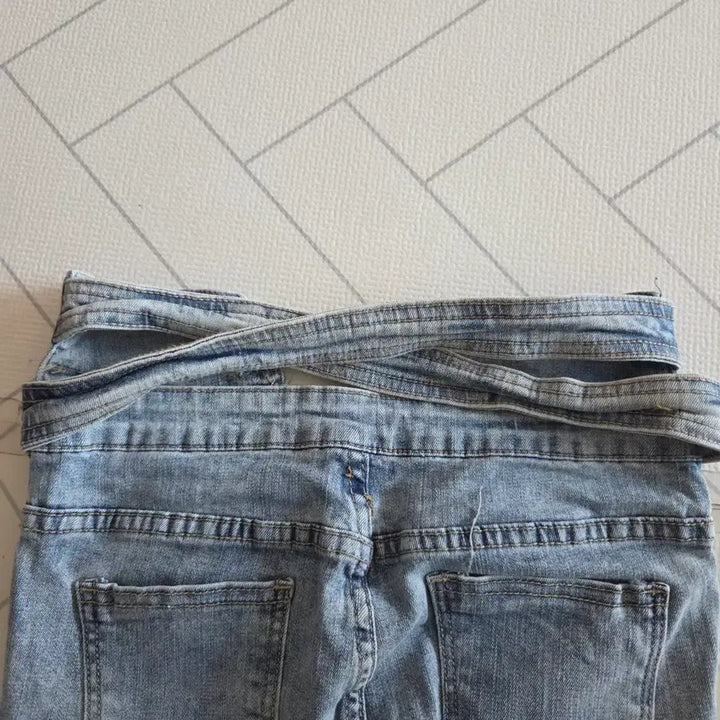 [BUNJANG] High-Waisted Light Wash Denim Pants (Size 44) / 하이웨스트 연청 데님 팬츠 (44)