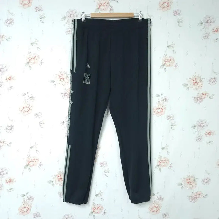 [BUNJANG] Adidas Yeezy Calabasas Track Pants / 아디다스 이지 칼라바사스 트랙 팬츠 35~37