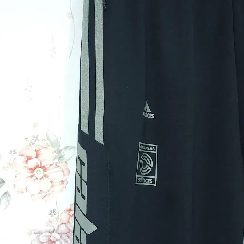 [BUNJANG] Adidas Yeezy Calabasas Track Pants / 아디다스 이지 칼라바사스 트랙 팬츠 35~37