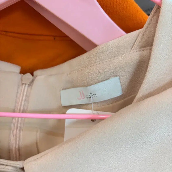 [BUNJANG] Jigott Beige Women&