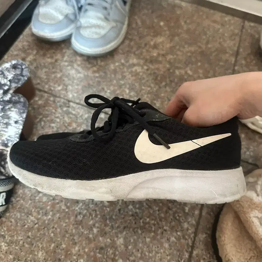 [BUNJANG] Nike Running Shoes (235) / 나이키 운동화 235