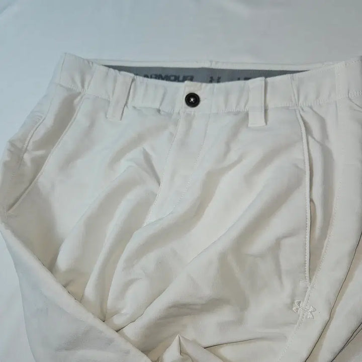 [BUNJANG] Under Armour Training Sports Golf Functional Slacks Pants (Size 30) / 언더아머 기능성 슬랙스 팬츠 바지 트레이닝 스포츠 골프 30
