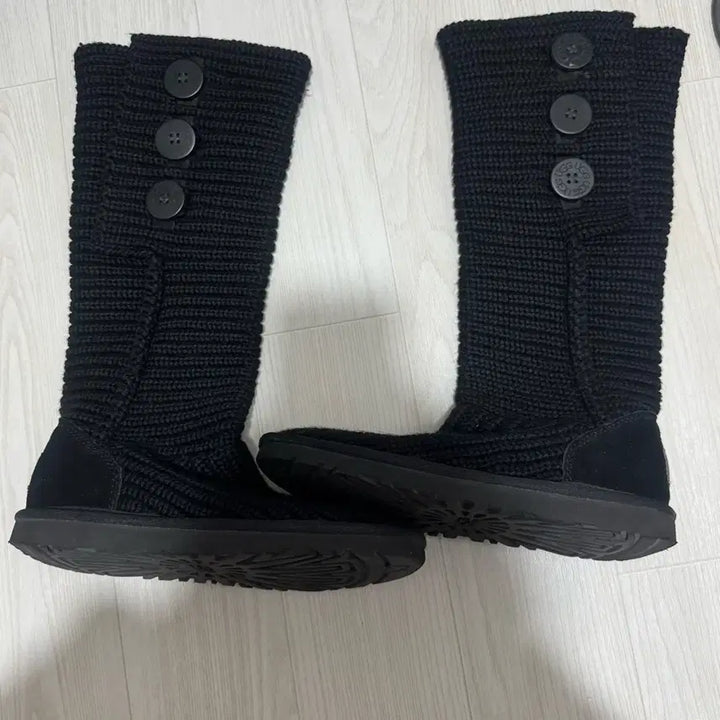 [BUNJANG] UGG Cardi Black Boots / 카디 어그 부츠 블랙 팔아요