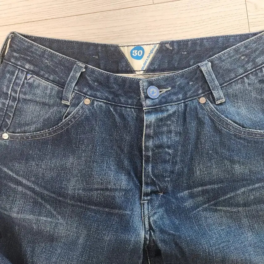 [BUNJANG] 리바이스 일자 핏 사이즈 30 상태좋아요  총장 102 / 리바이스 일자 핏 사이즈 30 상태좋아요  총장 102