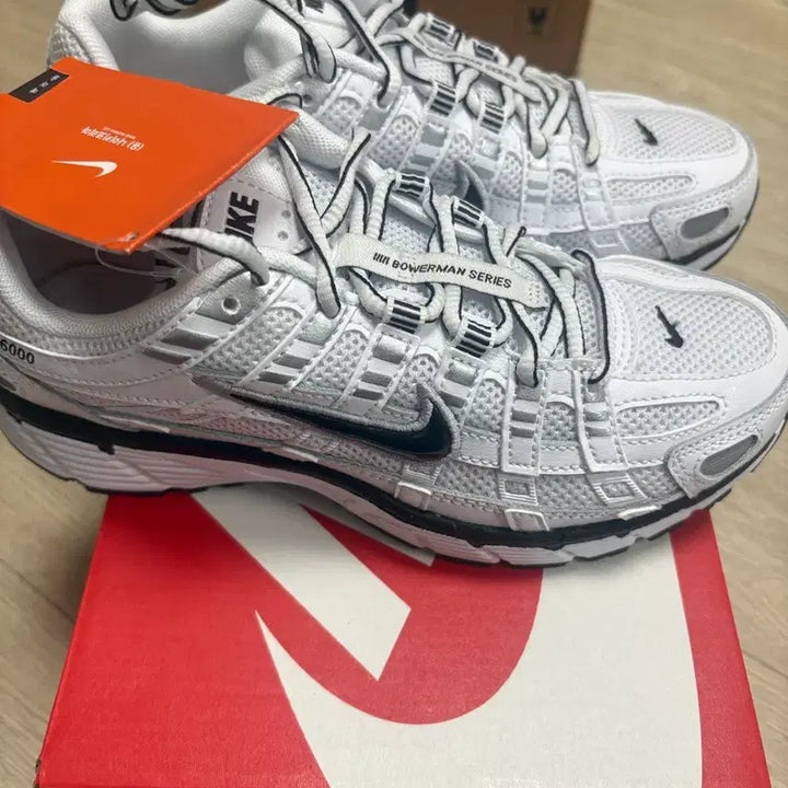 [BUNJANG] Nike P-6000 White Metallic Silver Sneakers / 나이키 P-6000 화이트 메탈릭 실버 230
