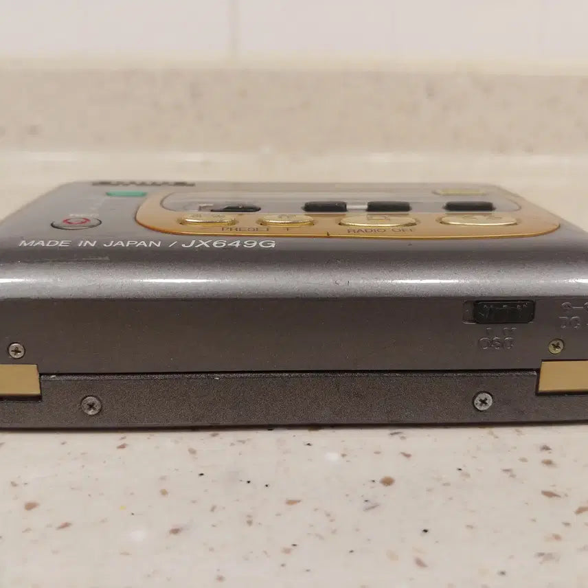 [BUNJANG] Aiwa HS-JX649G Cassette Player with Radio and Recorder / 아이와(HS-JX649G)-1 워크맨(카세트,라디오 레코더 플레이어)