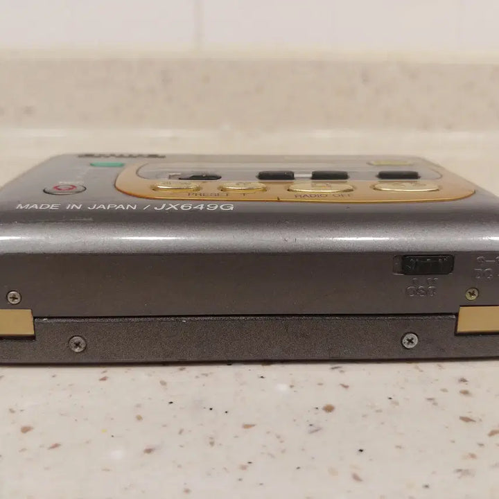 [BUNJANG] Aiwa HS-JX649G Cassette Player with Radio and Recorder / 아이와(HS-JX649G)-1 워크맨(카세트,라디오 레코더 플레이어)