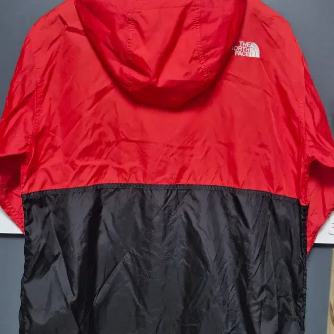 [BUNJANG] The North Face Windbreaker Jacket Red/Black Size 100 / 100 노스페이스 바람막이 자켓 레드/블랙