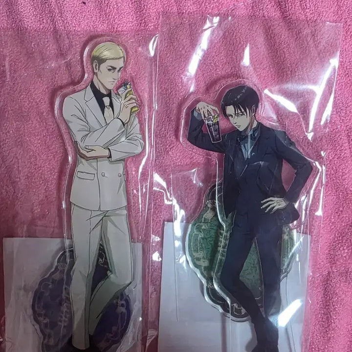 [BUNJANG] Alvin Levi Suit Acrylic Stand Bundle Set / 엘빈 리바이 수트 정장 아크릴 스탠드 일괄 판매