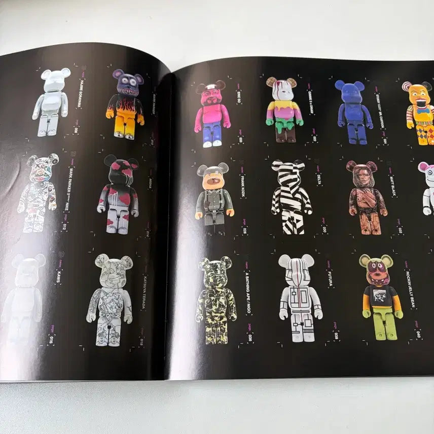 [BUNJANG] Be@rbrick World Wide Tour Exhibition Catalog / 베어브릭:월드와이드투어 [Be@rbrick :World Wide Tour