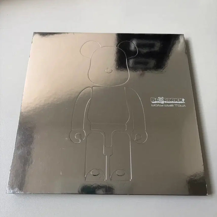 [BUNJANG] Be@rbrick World Wide Tour Exhibition Catalog / 베어브릭:월드와이드투어 [Be@rbrick :World Wide Tour