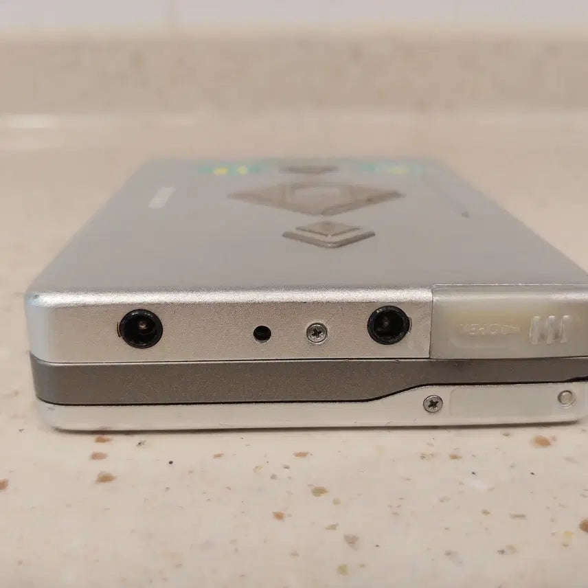 [BUNJANG] Samsung MY-1200 Cassette Player / 삼성(MY-1200)-1 워크맨(카세트 플레이어) 판매합니다.