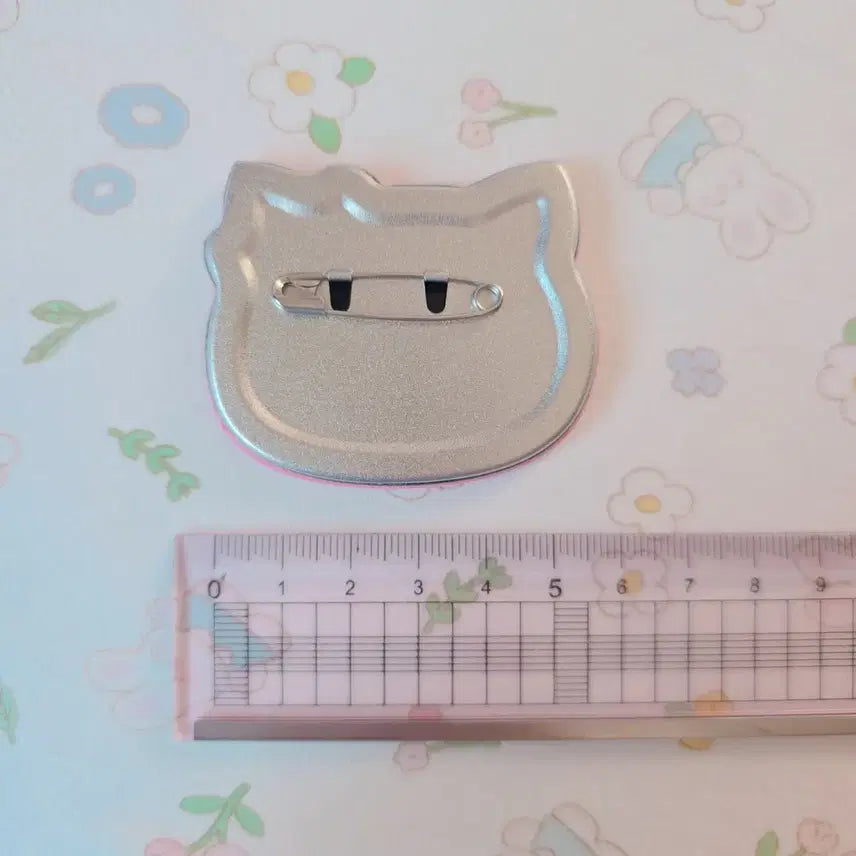 [BUNJANG] Sanrio Hello Kitty Gingham Check Pink Can Badge / 일본정품)산리오 헬로키티 깅엄체크 핑크 캔뱃지