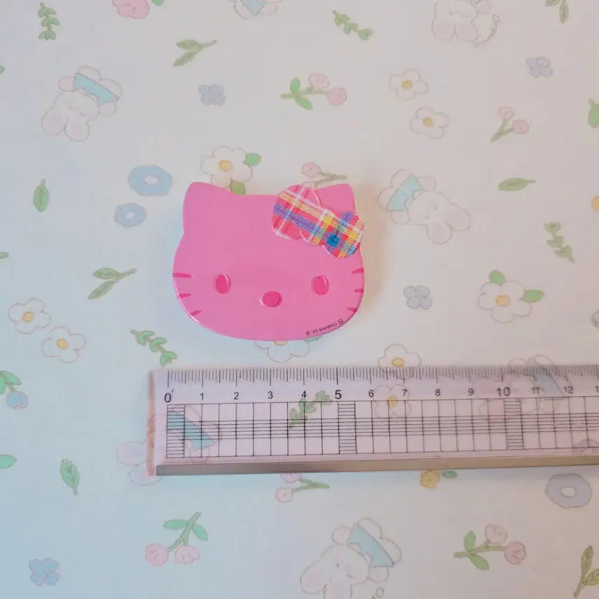 [BUNJANG] Sanrio Hello Kitty Gingham Check Pink Can Badge / 일본정품)산리오 헬로키티 깅엄체크 핑크 캔뱃지