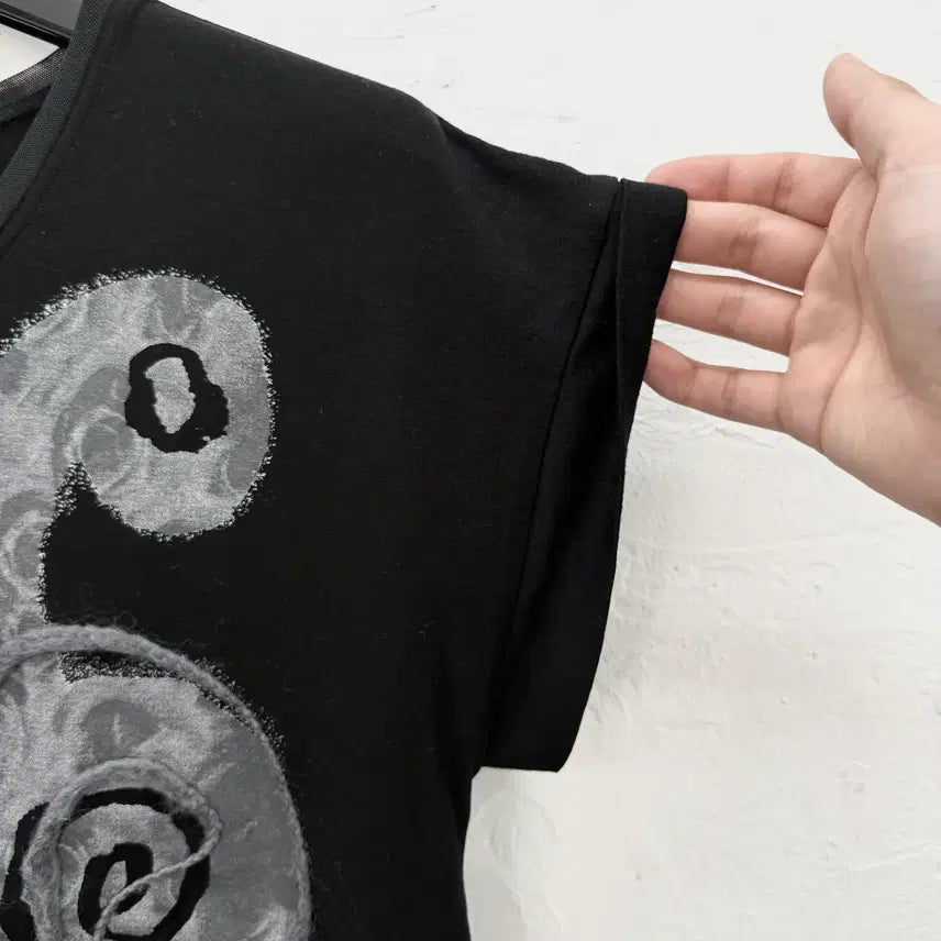 [BUNJANG] Plusiv Swirl T-Shirt / plusiv 스월 티셔츠