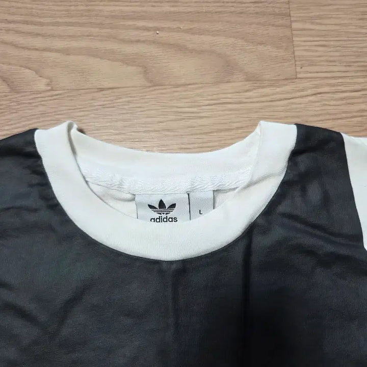 [BUNJANG] Adidas Big Logo Crop T-shirt / 아디다스 빅로고 크롭 반팔티 L