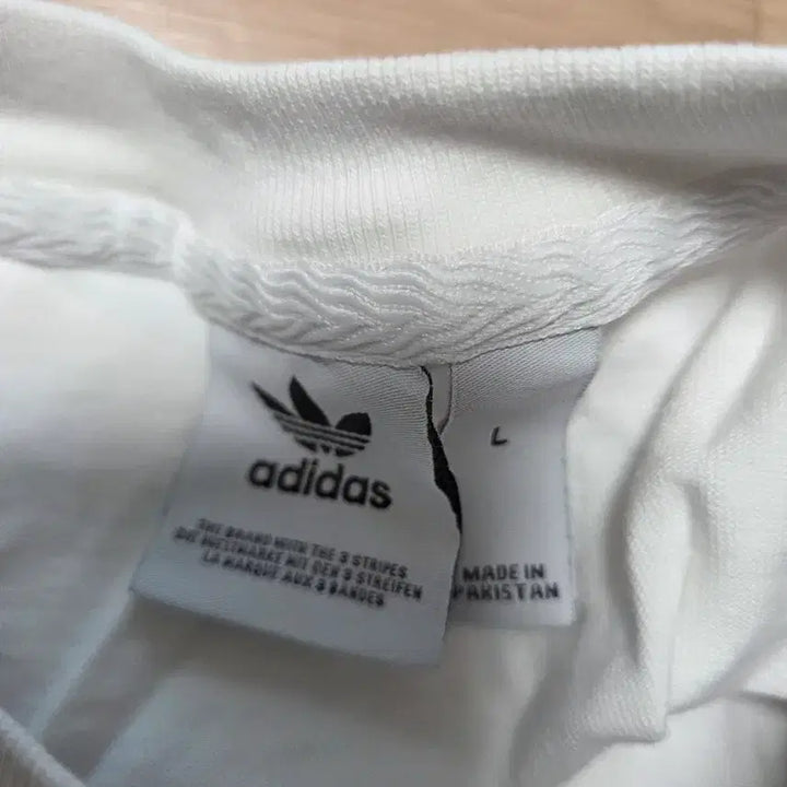 [BUNJANG] Adidas Big Logo Crop T-shirt / 아디다스 빅로고 크롭 반팔티 L