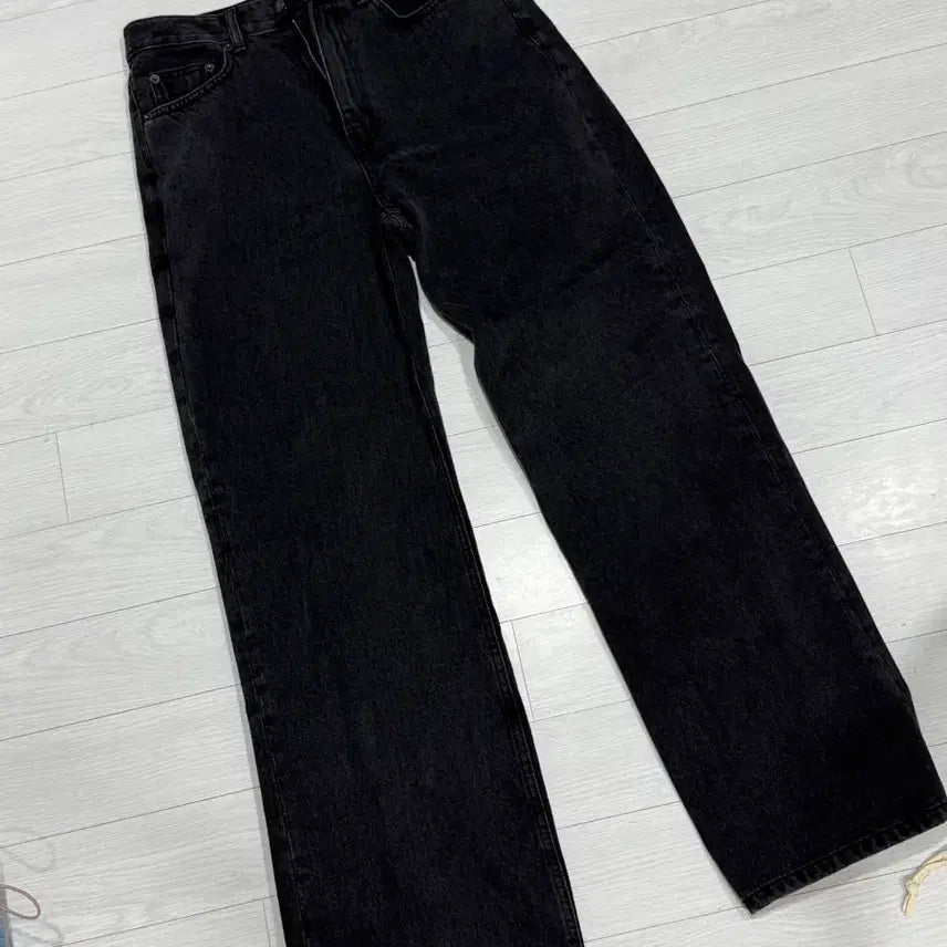 [BUNJANG] Low Classic Relaxed Fit Washed Jeans Black M / 로우클래식 릴랙스핏 워시드 진 블랙 M