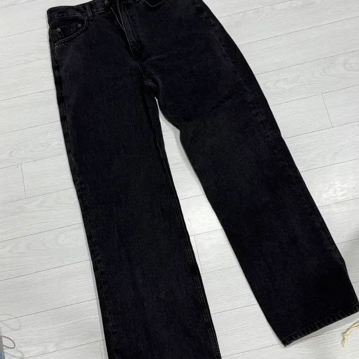 [BUNJANG] Low Classic Relaxed Fit Washed Jeans Black M / 로우클래식 릴랙스핏 워시드 진 블랙 M