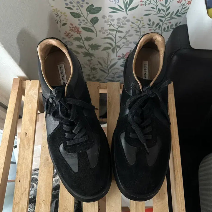 [BUNJANG] Lost Garden Suede Black Sneakers 265 / 로스트가든 스웨이드 블랙 스니커즈 265