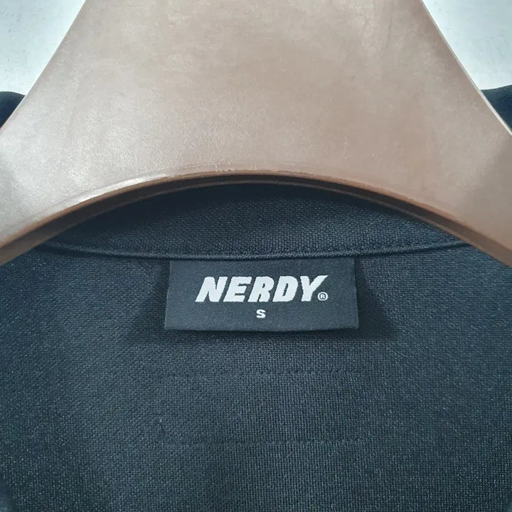 [SOLD OUT] S 널디 남성 블랙 테이핑로고 져지