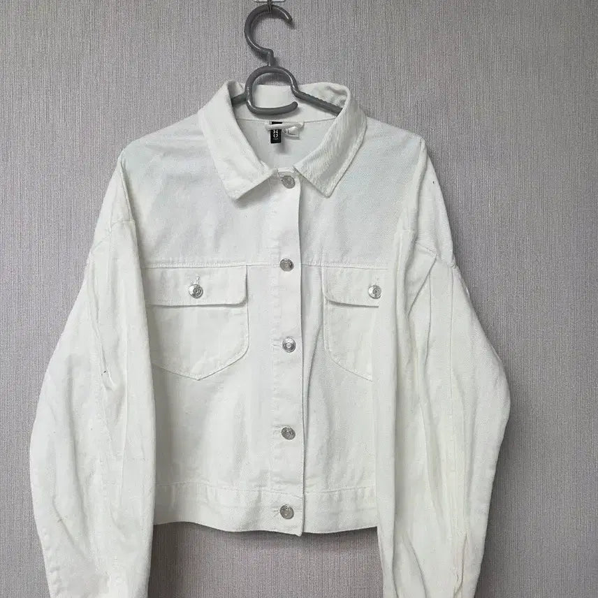[SOLD OUT] H&amp;M 화이트 데님 크롭 자켓