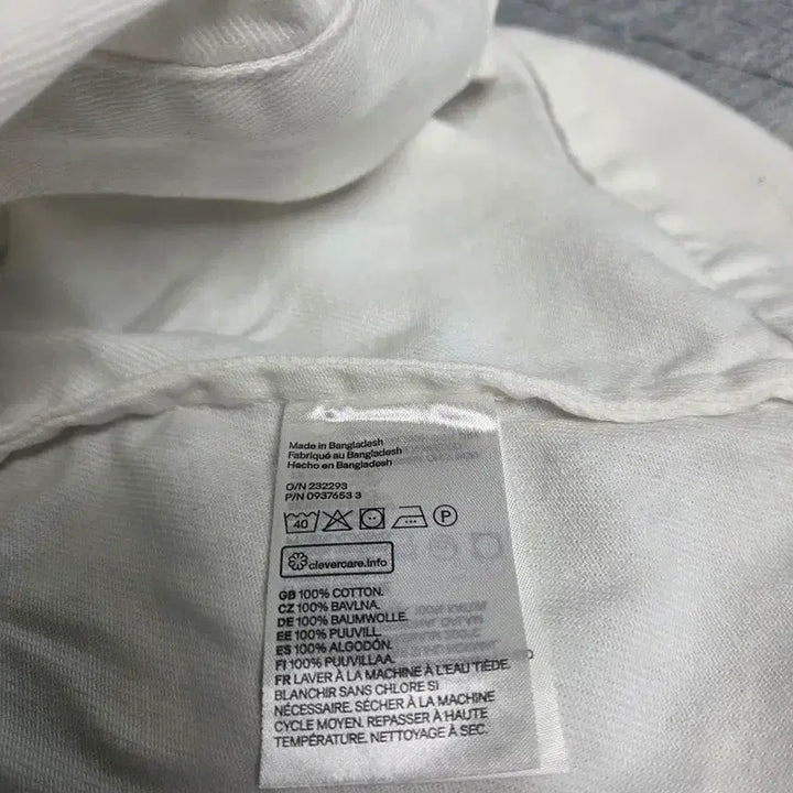 [SOLD OUT] H&amp;M 화이트 데님 크롭 자켓
