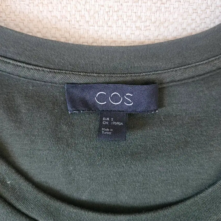 [BUNJANG] COS Zipper Pocket T-shirt Deep Khaki / 코스(COS) 지퍼포켓 티셔츠 딥카키