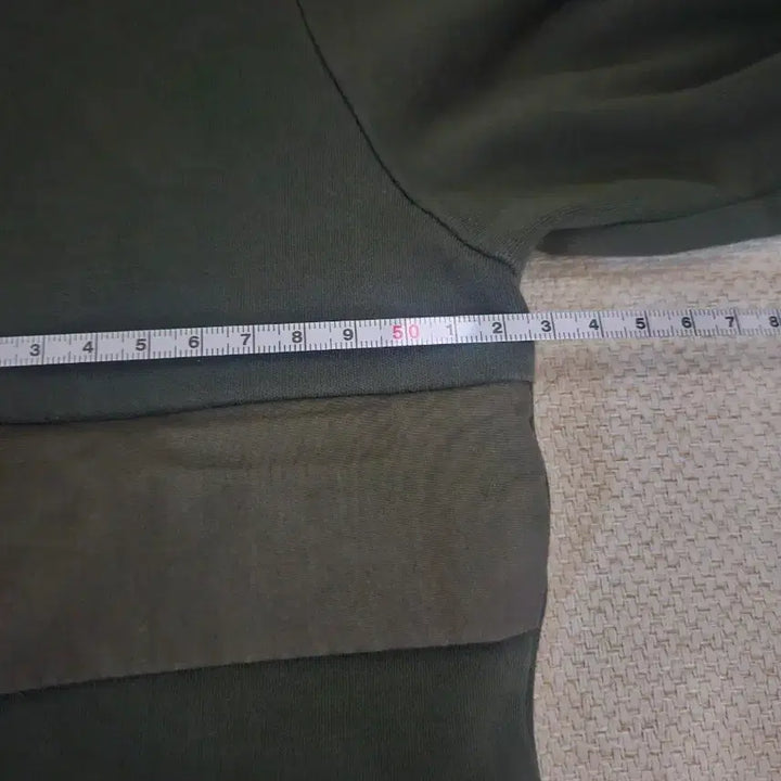[BUNJANG] COS Zipper Pocket T-shirt Deep Khaki / 코스(COS) 지퍼포켓 티셔츠 딥카키