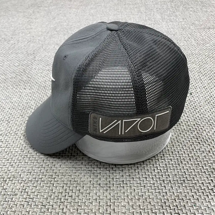 [SOLD OUT] 나이키 스우시 메쉬캡 모자 그레이