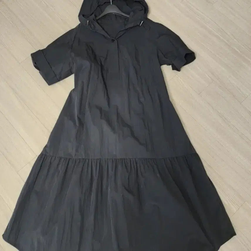 [BUNJANG] Vov Black Hooded A-line Dress / 보브원피스