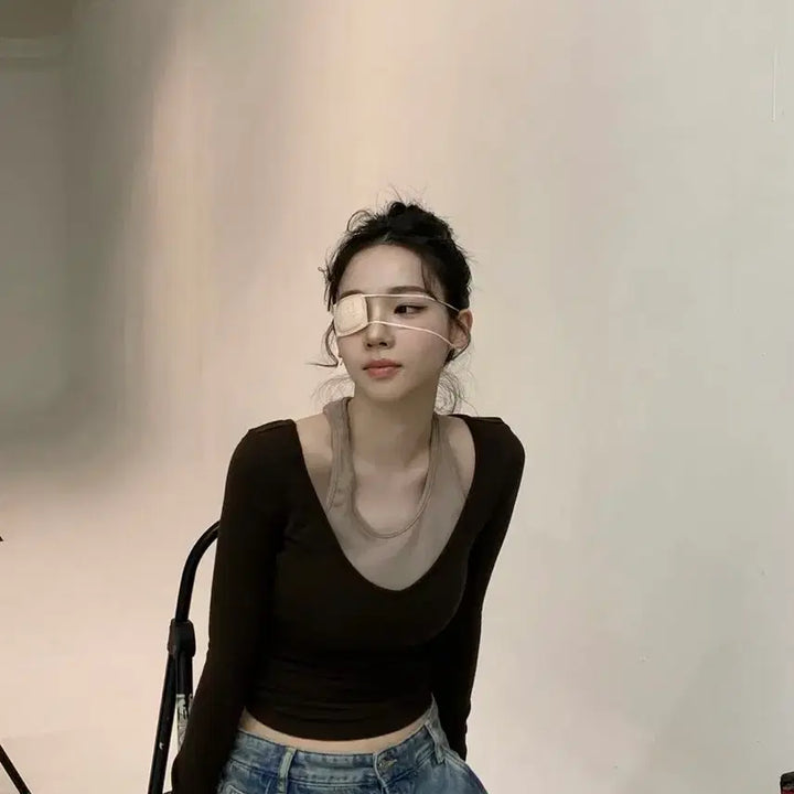 [SOLD OUT] LINY LIBERTY 레이어드 브이넥 슬림 롱 티셔츠 카리나 착용