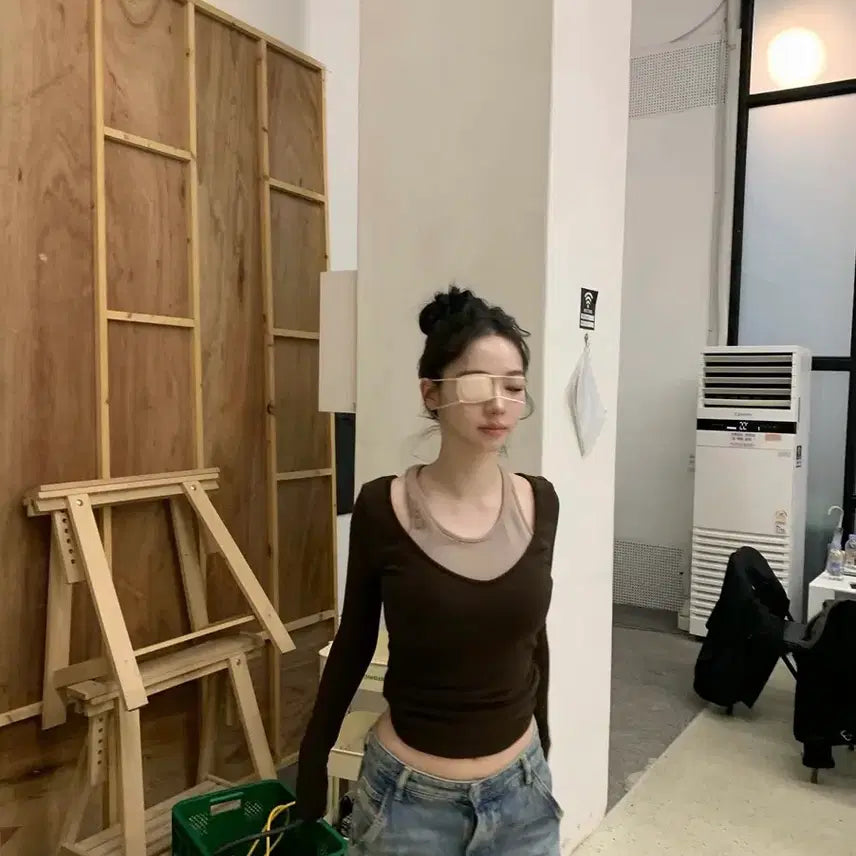 [SOLD OUT] LINY LIBERTY 레이어드 브이넥 슬림 롱 티셔츠 카리나 착용