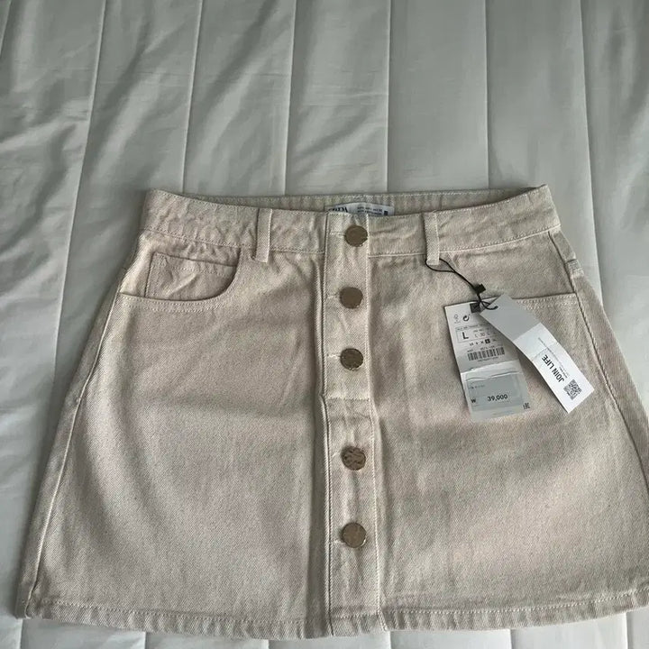[BUNJANG] ZARA Mini Skirt, L Size / 자라 버튼 미니스커트 L사이즈