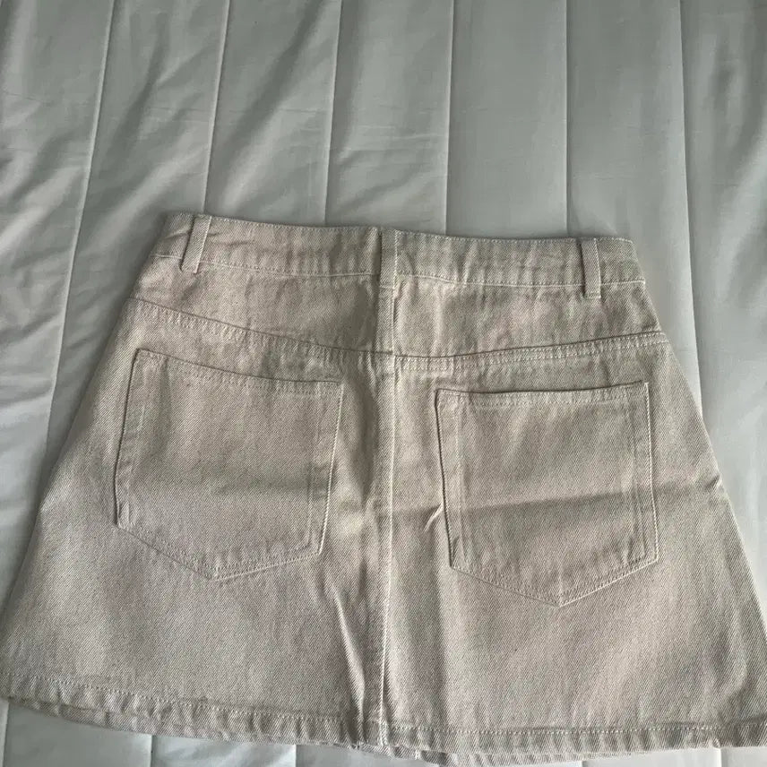 [BUNJANG] ZARA Mini Skirt, L Size / 자라 버튼 미니스커트 L사이즈