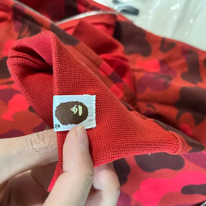 [SOLD OUT] 베이프 샤크 후드집업 적계 판매합니다